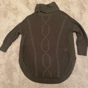 Express | Green 3/4 Sleeve Turtle Neck Sweater - XS